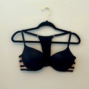 Sexy Victoria’s Secret strappy front closure bra with racer back size 36C